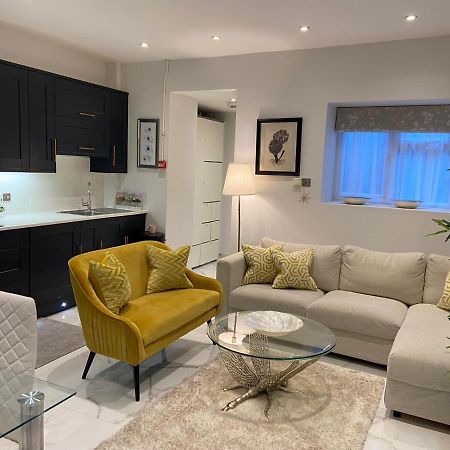 Elegant 2 Bed Flat In Chiswick Διαμέρισμα Λονδίνο Εξωτερικό φωτογραφία