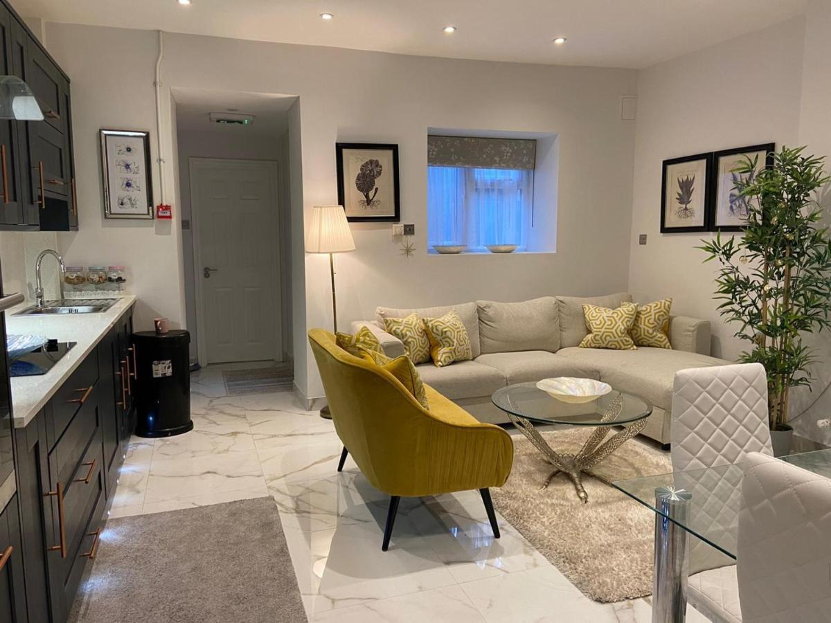 Elegant 2 Bed Flat In Chiswick Διαμέρισμα Λονδίνο Εξωτερικό φωτογραφία