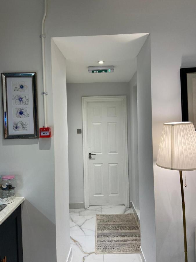 Elegant 2 Bed Flat In Chiswick Διαμέρισμα Λονδίνο Εξωτερικό φωτογραφία