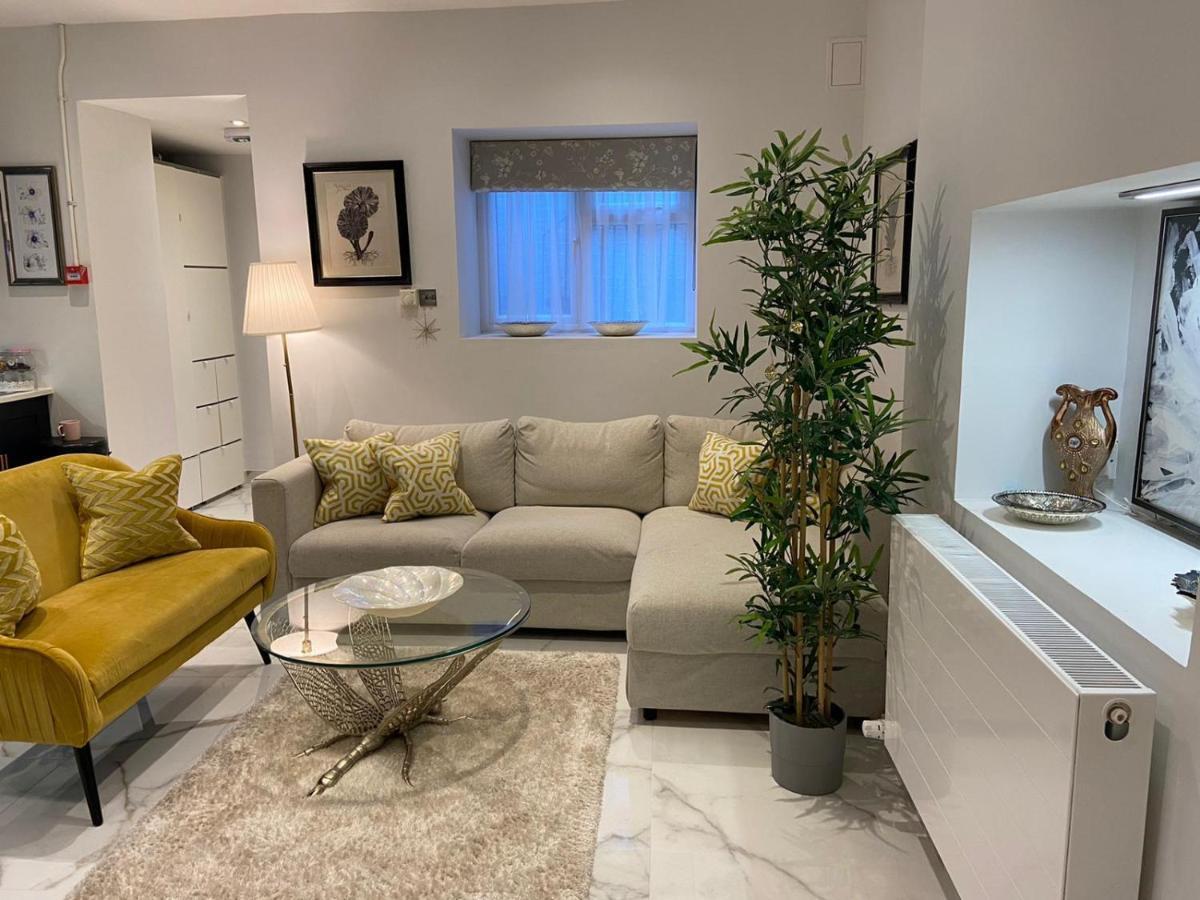 Elegant 2 Bed Flat In Chiswick Διαμέρισμα Λονδίνο Εξωτερικό φωτογραφία